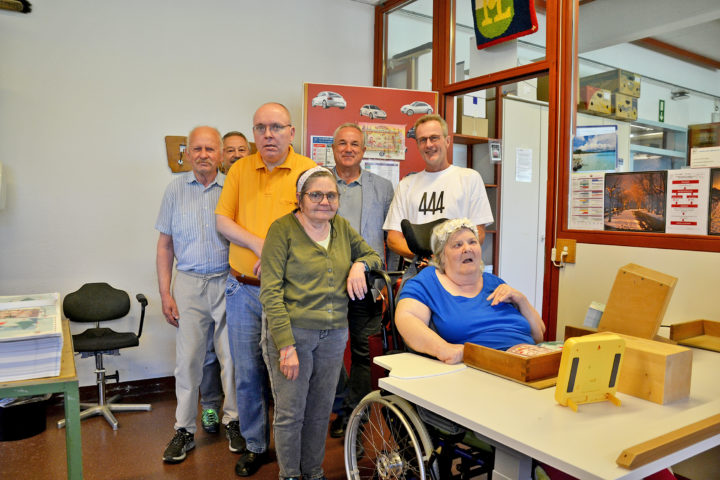 Derrière la fabrication du calendrier de l’Avent de Lavigny, des bénéficiaires motivés