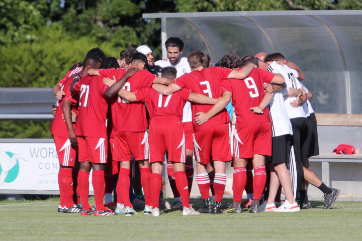 Aubonne, le 18 juin 2025. Football 3me ligue, finales. Le FC Chne Aubonne reoit le FC Vignoble. Avant la rencontre.©Franois Moesching