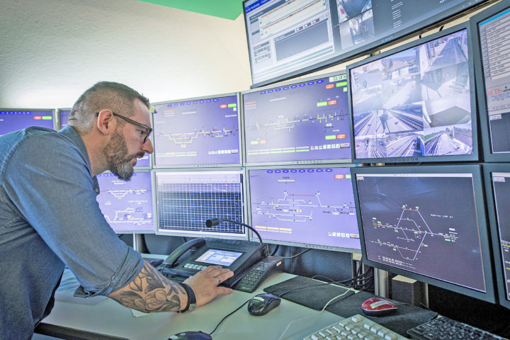 Entrez dans la tour de contrôle des transports publics