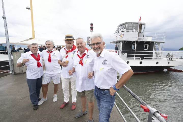 Faute de bateau CGN, des malins louent un ancien cargo