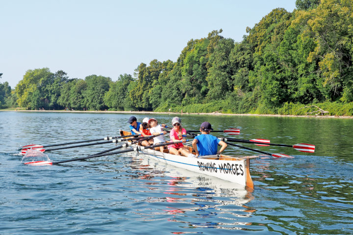 Des jeunes s’initient à l’aviron à Morges