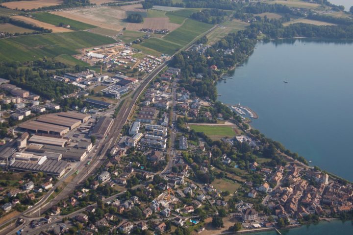 Une vision étonnante de Saint-Prex, qui va vibrer au rythme des jeunesses durant cinq jours. Photo: André Locher