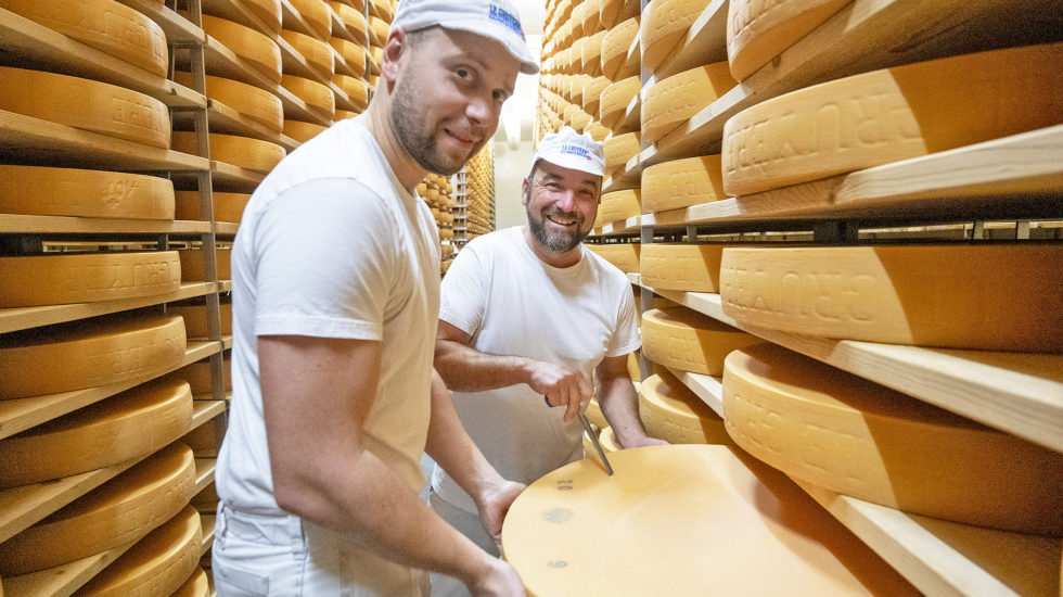 Leur Gruyère sera servi aux autorités