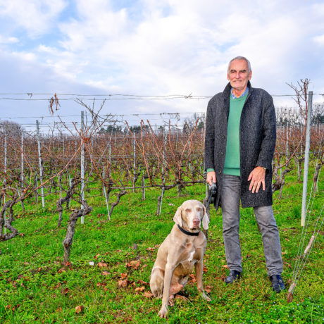 Il veille à ce que le débat soit serein
