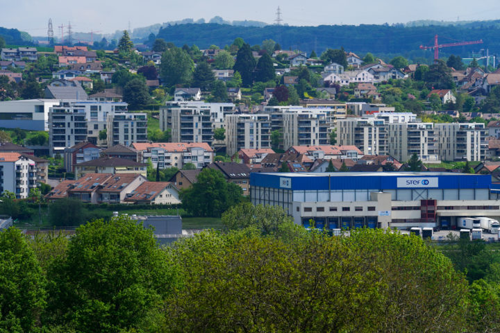 Trois blocs ambitieux en lice pour les élections
