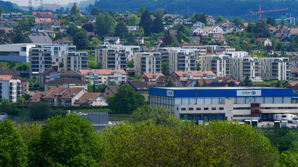 Trois blocs ambitieux en lice pour les élections