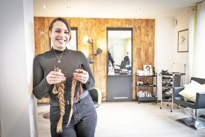 Après le drame de Crans-Montana, des mèches synonymes d’espoir