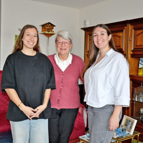 Le projet de colocation qui unit les jeunes et les seniors