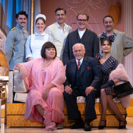 Michèle Bernier magistrale en diva qui voit double