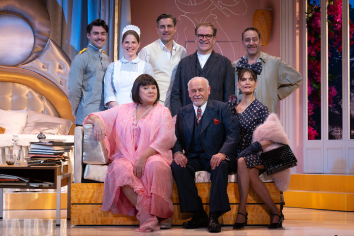 Michèle Bernier magistrale en diva qui voit double