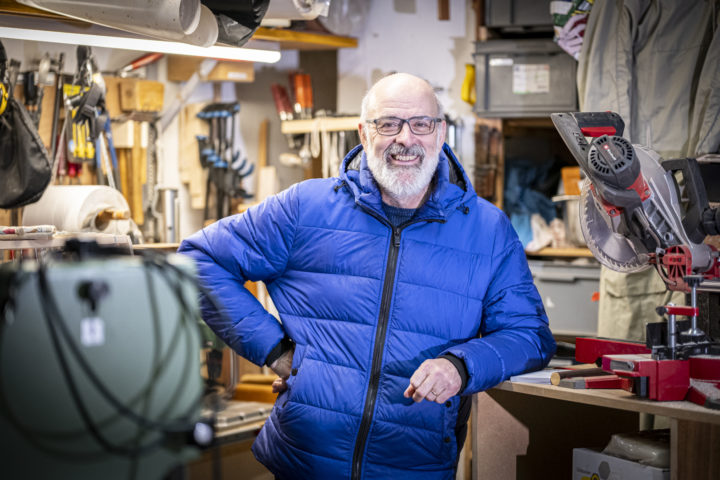 Des bâtiments au village en général
