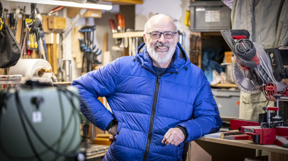 Des bâtiments au village en général
