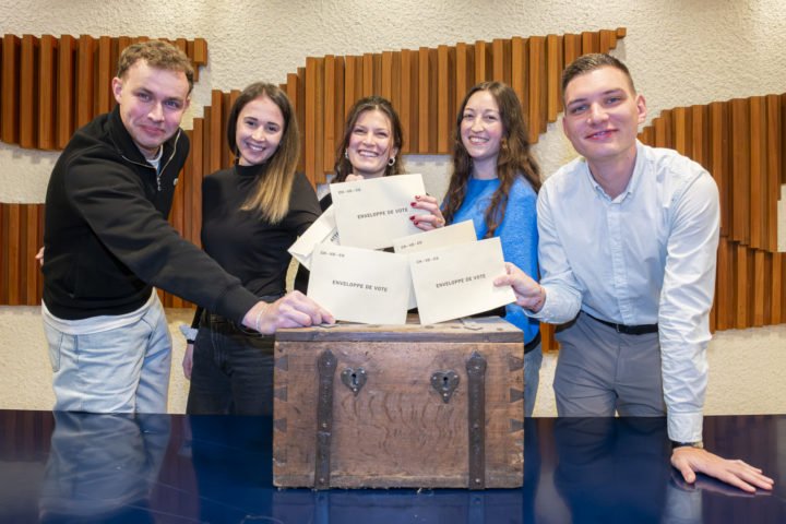 Dix ans après, quelle voix politique?