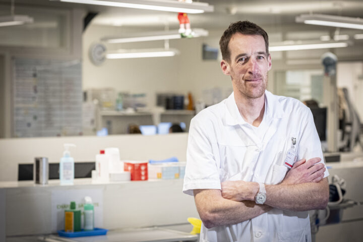 Le médecin-chef a les urgences chevillées au corps