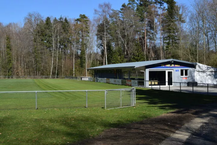 En une nuit, des dégâts à la buvette du foot et à la gare d&rsquo;Apples