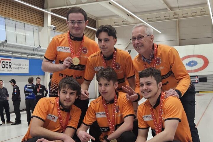 Les curleurs morgiens champions suisses juniors