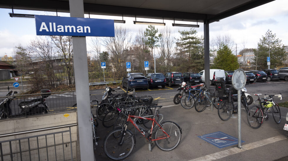 Un jeune de 15 ans traverse les voies et meurt percuté par un train à Allaman