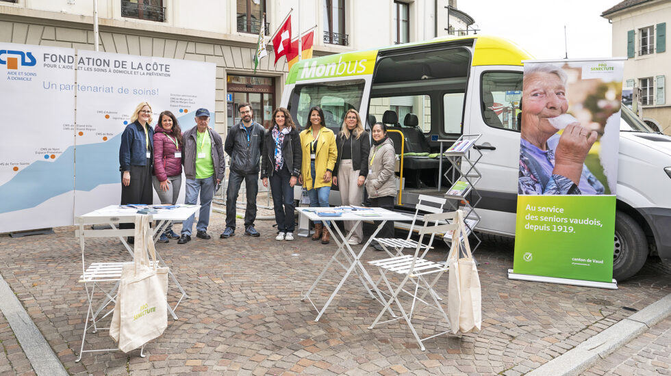 Le minibus de Pro Senectute Vaud roule pour aider les seniors avec leurs finances