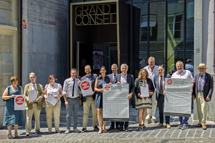 Pétition de 2200 signatures déposée pour agir contre les bouchons dans l&rsquo;ouest lausannois