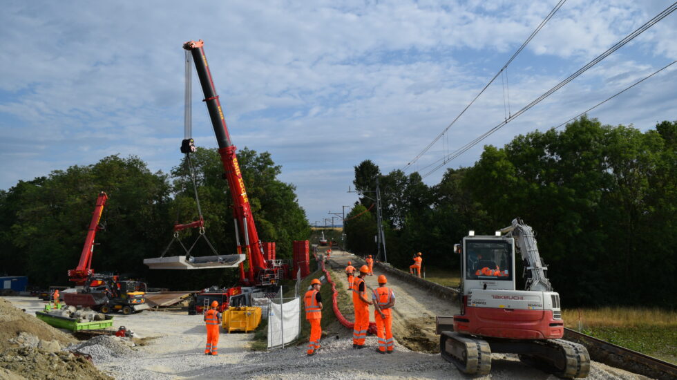 Un pont de 170 tonnes remplacé par les MBC