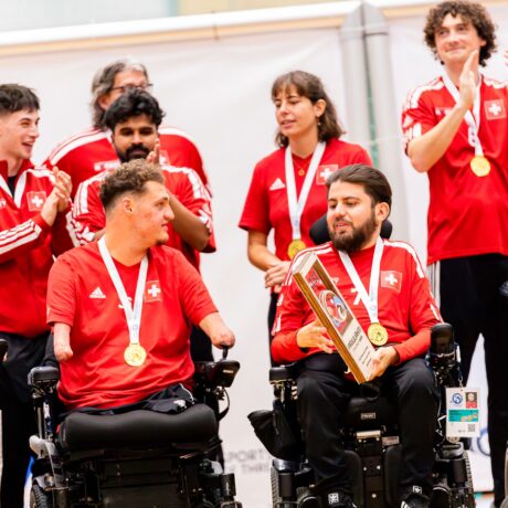 Il a guidé la Suisse au titre mondial