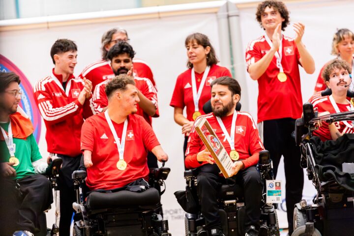 Il a guidé la Suisse au titre mondial