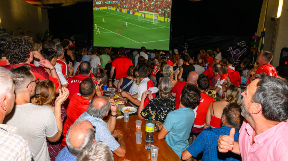 Revivez le match de la Suisse depuis les fan zones du district