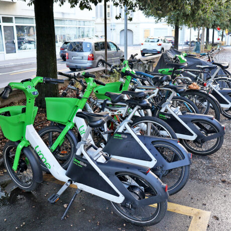 Les vélos en libre-service font débat