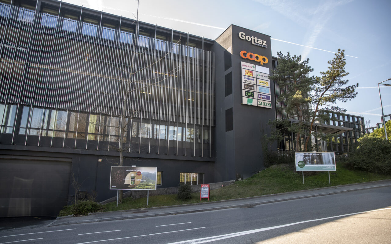 Italian pensioner accused of stealing CHF 6,000 in champagne from Coop stores