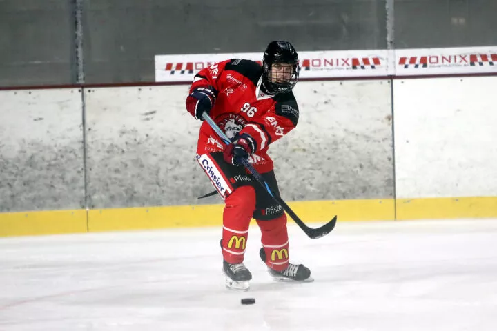 Les Bulldogs tiennent leur première victoire de la saison