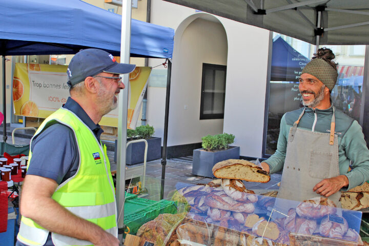 Le marionnettiste derrière le Grand Marché de Morges